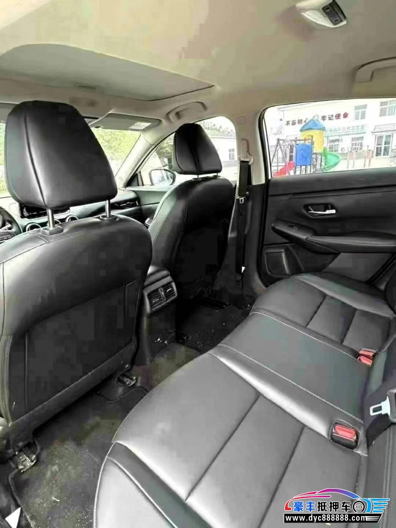 22年日产轩逸轿车抵押车出售