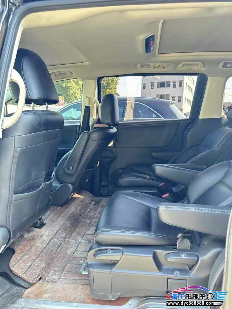 18年本田艾力绅轿车抵押车出售