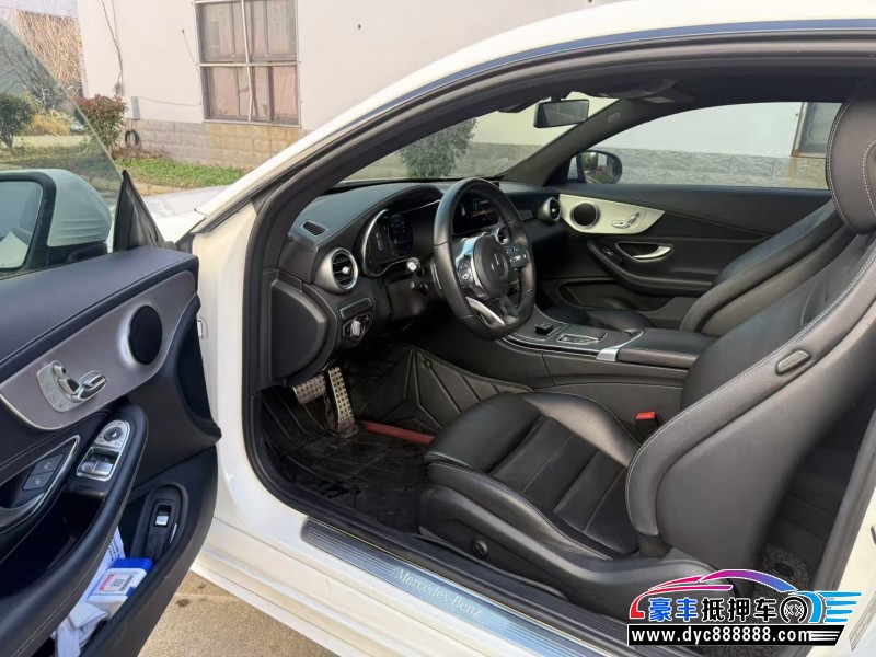 19年奔驰C轿车抵押车出售