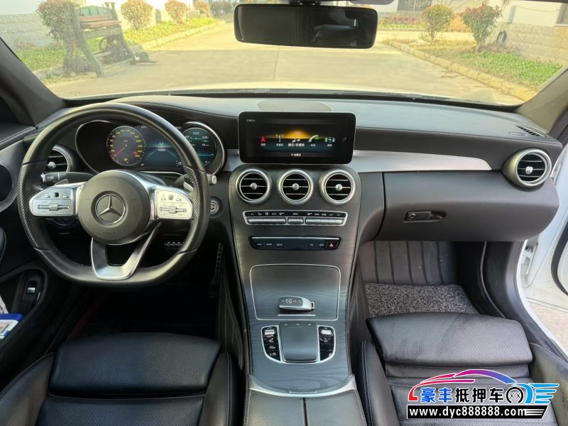 19年奔驰C轿车抵押车出售