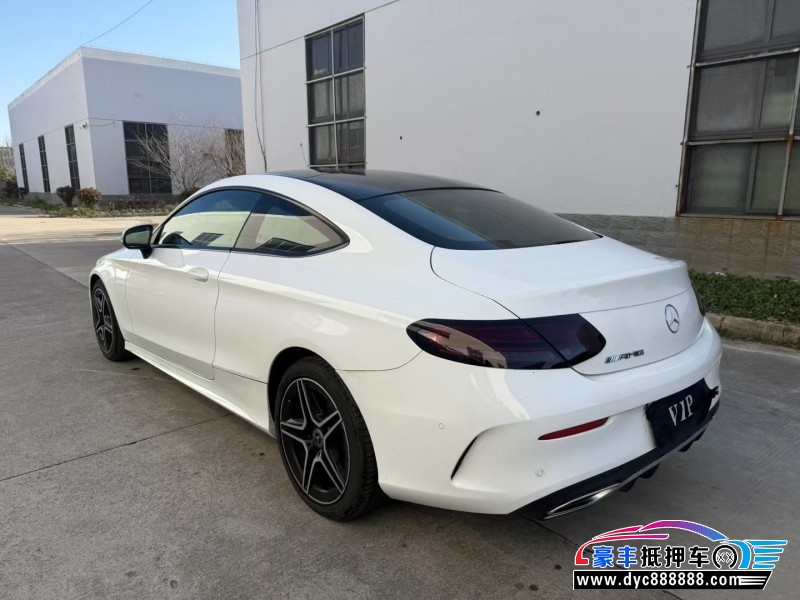 19年奔驰C轿车抵押车出售