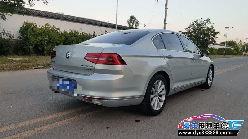 17年大众迈腾轿车抵押车出售