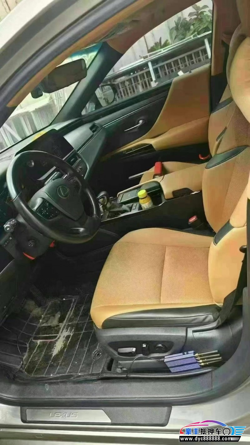 22年雷克萨斯ES轿车抵押车出售