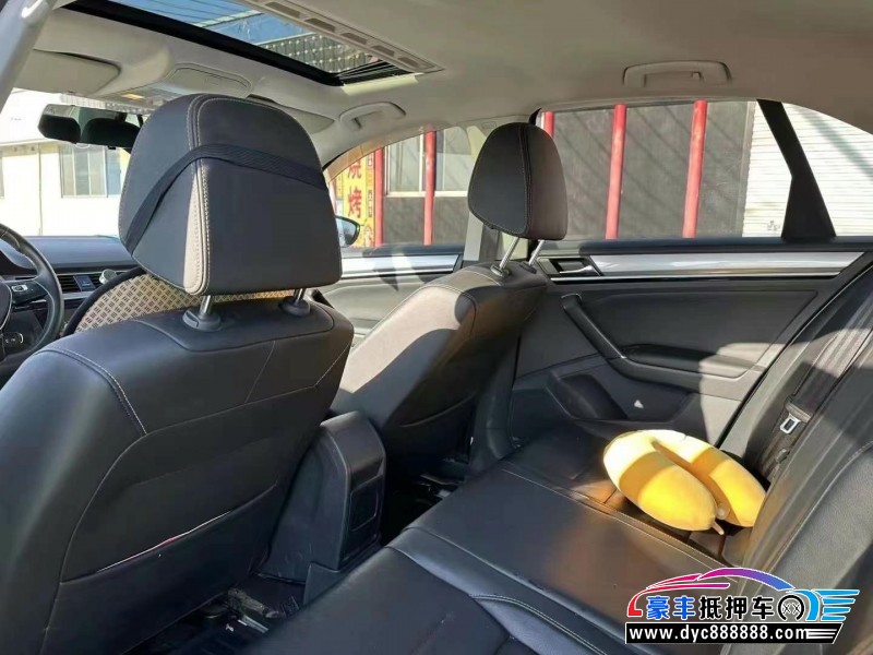 18年大众宝来轿车抵押车出售