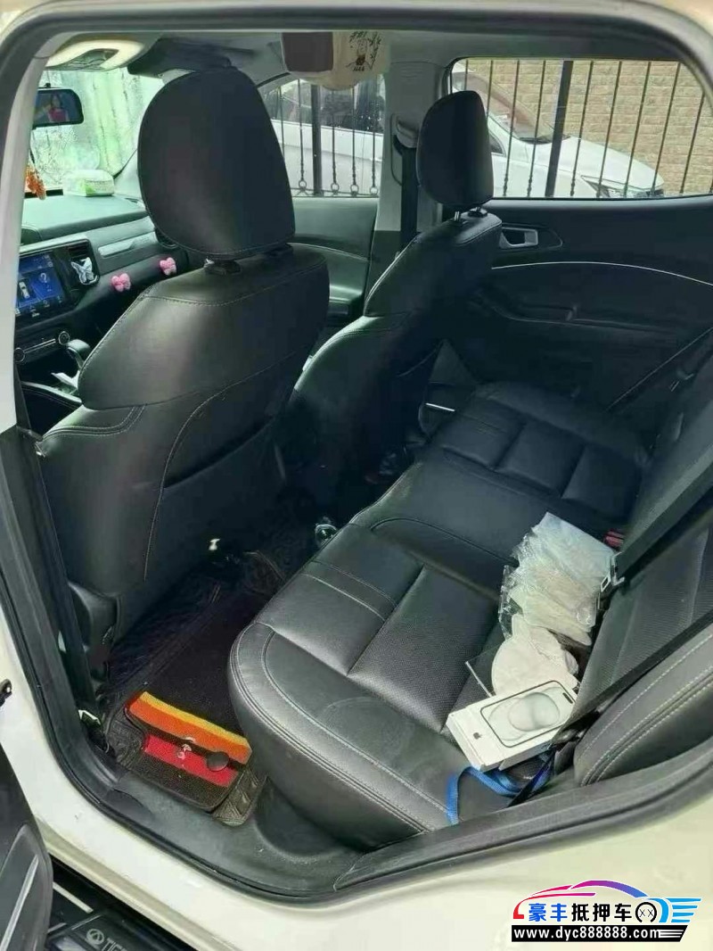 20年奇瑞瑞虎5x轿车抵押车出售