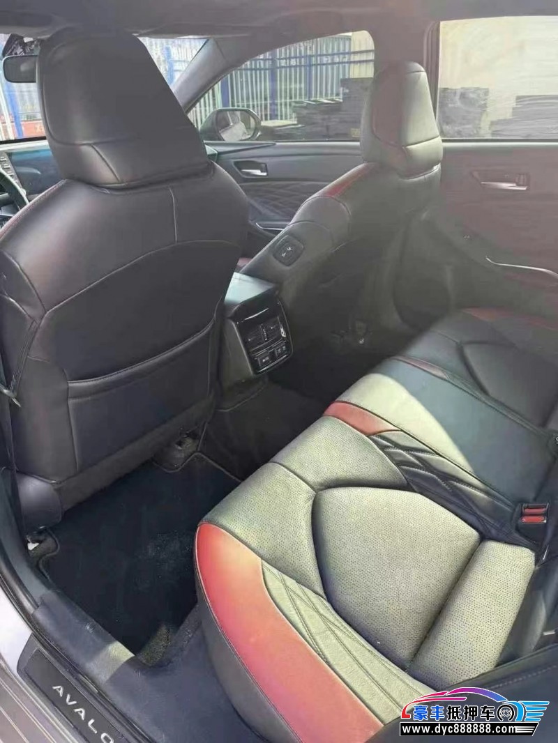 20年丰田亚洲龙轿车抵押车出售