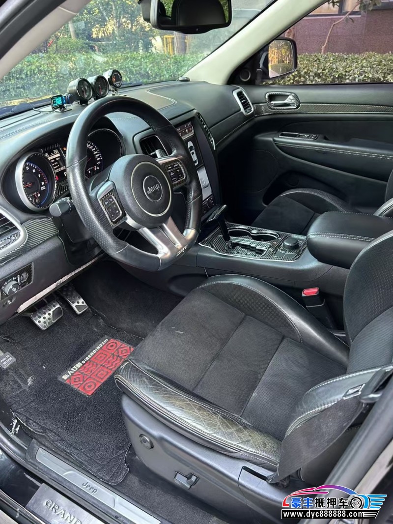 12年Jeep大切诺基轿车抵押车出售