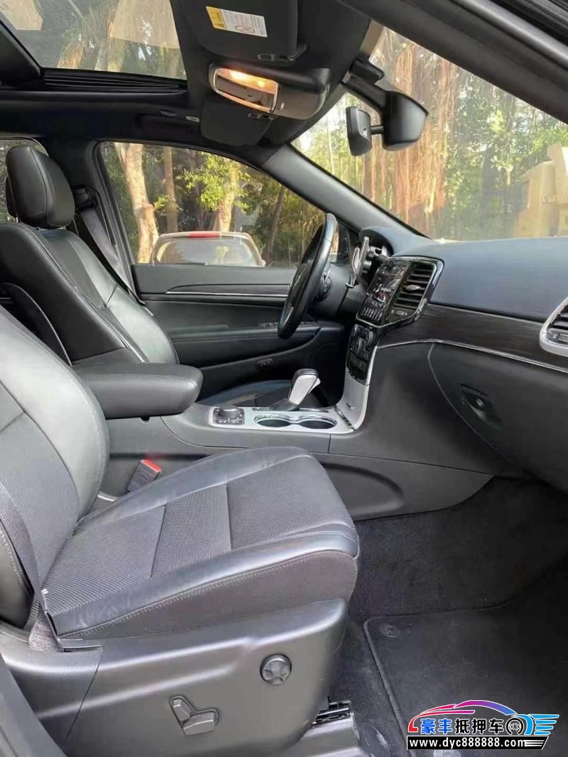 22年Jeep大切诺基轿车抵押车出售