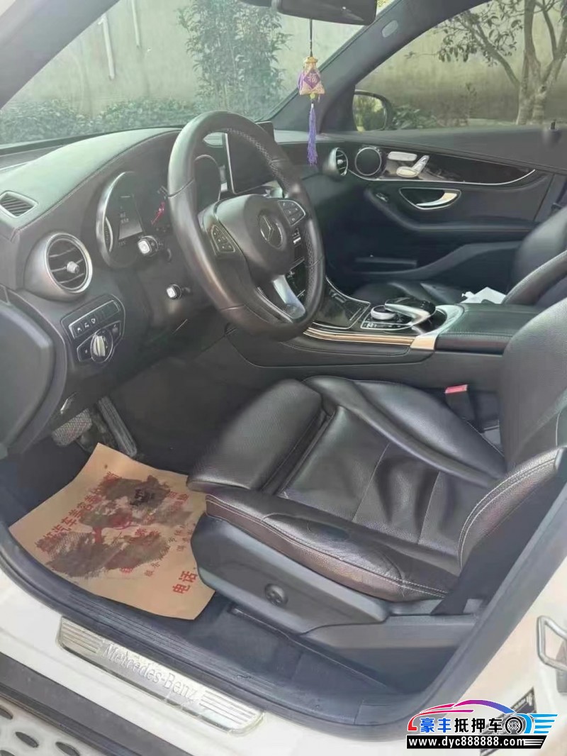 18年奔驰GLC轿车抵押车出售