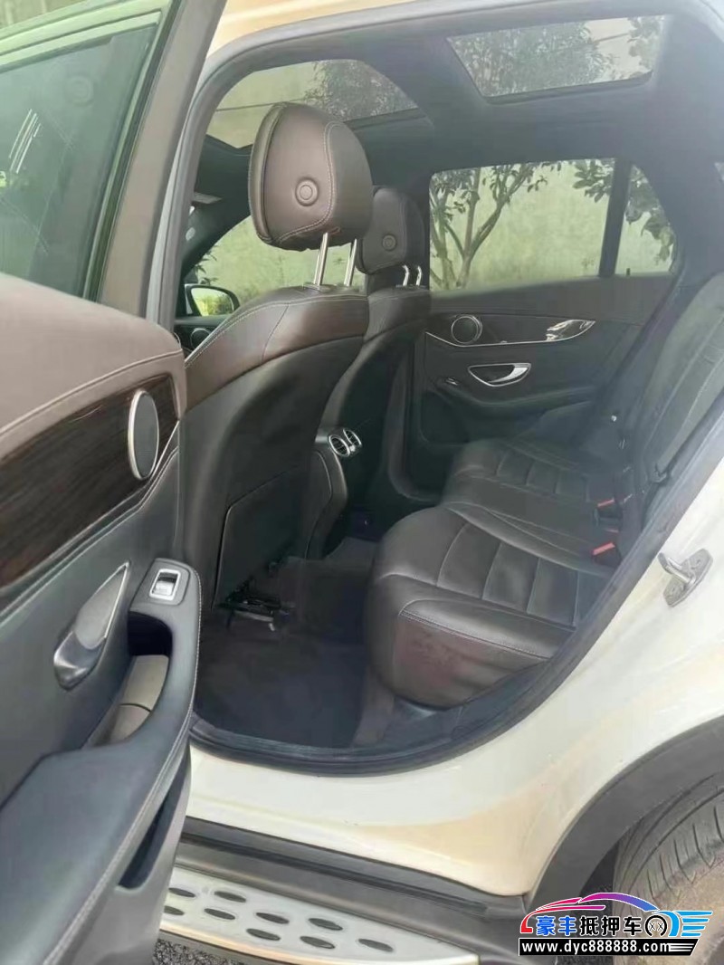 18年奔驰GLC轿车抵押车出售