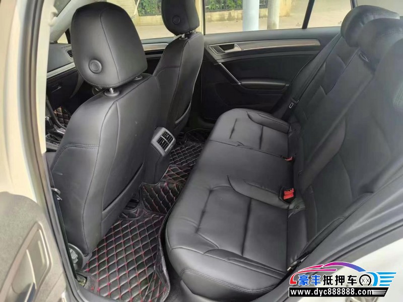 16年大众高尔夫轿车抵押车出售