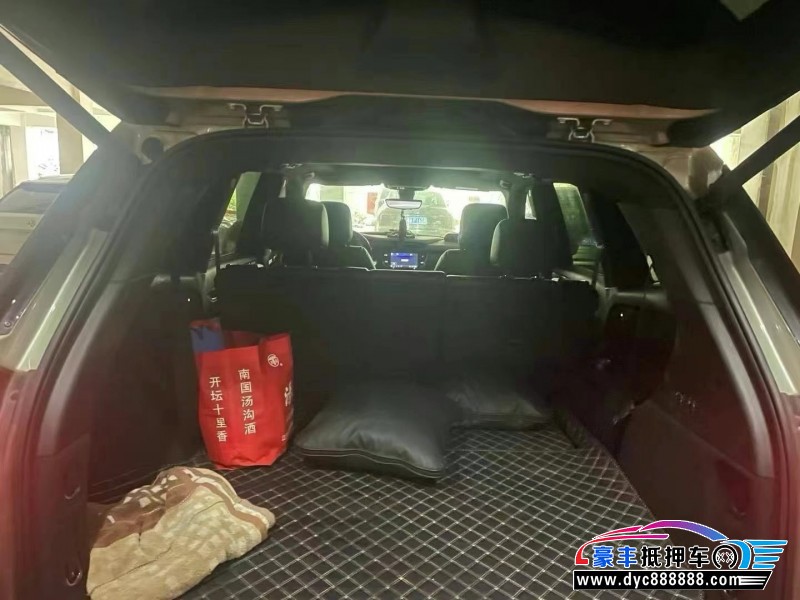 22年凯迪拉克xt6轿车抵押车出售