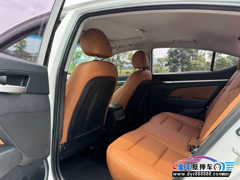 18年现代领动轿车抵押车出售