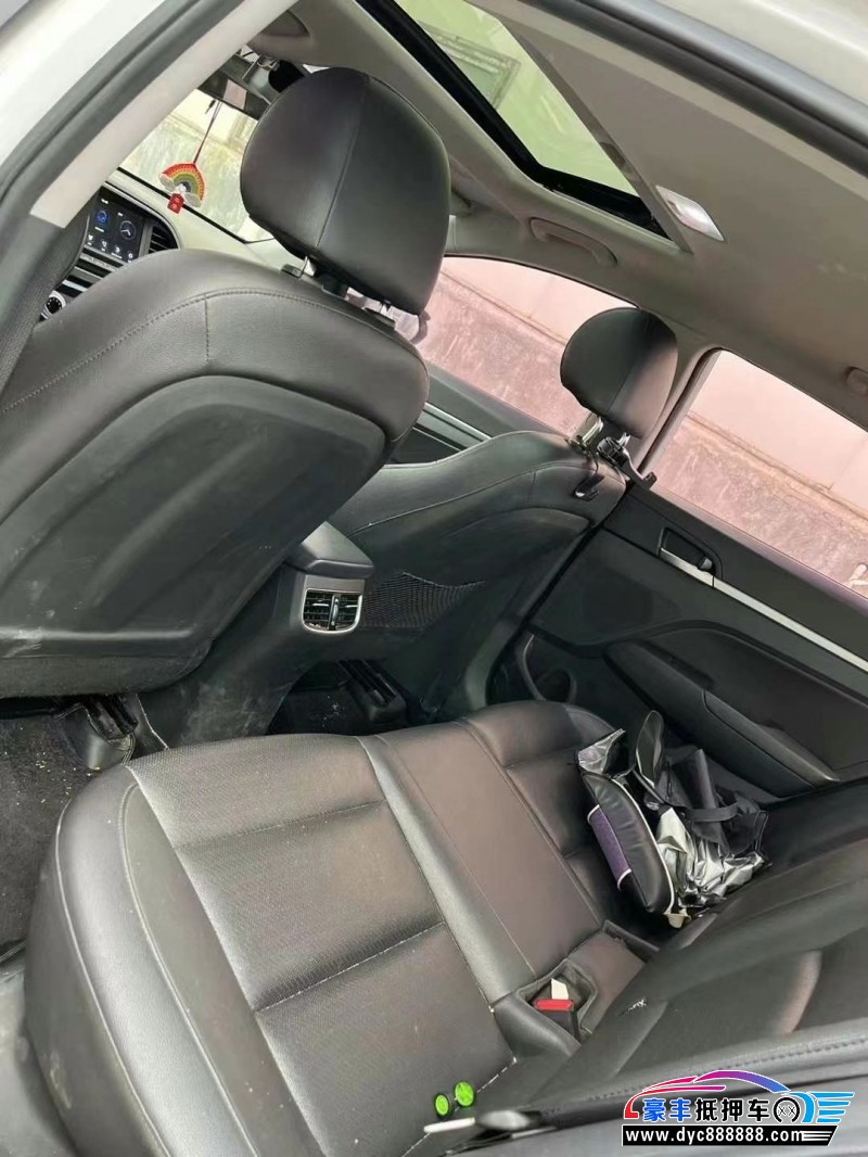 20年现代领动轿车抵押车出售