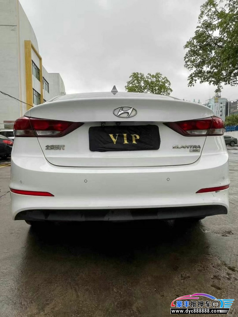 17年现代领动轿车抵押车出售