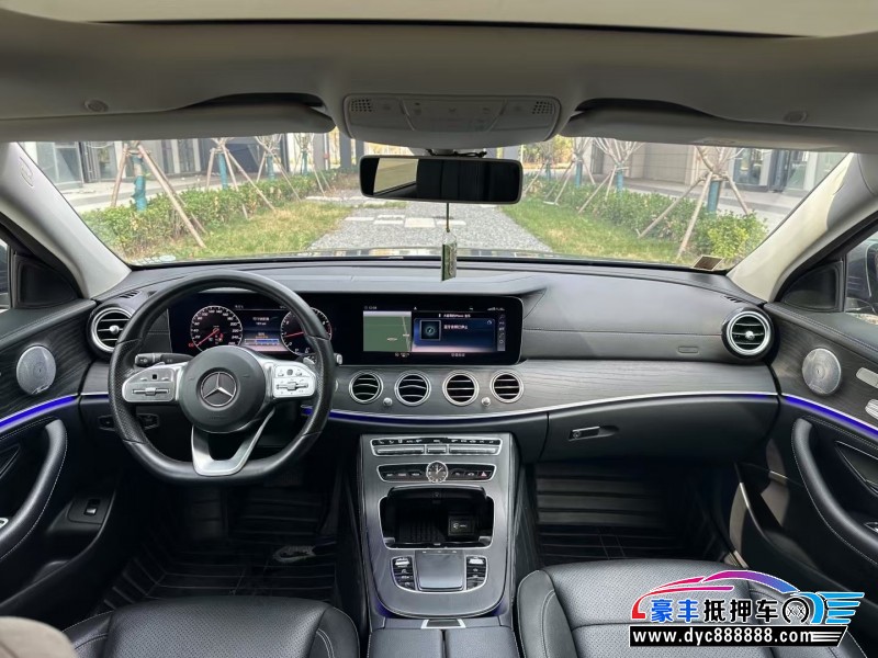 19年奔驰E轿车抵押车出售