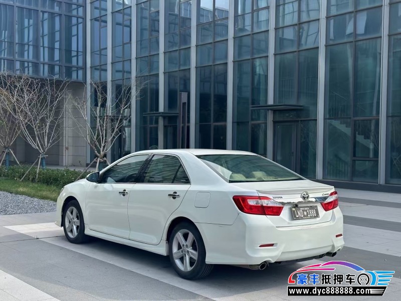 13年丰田凯美瑞轿车抵押车出售