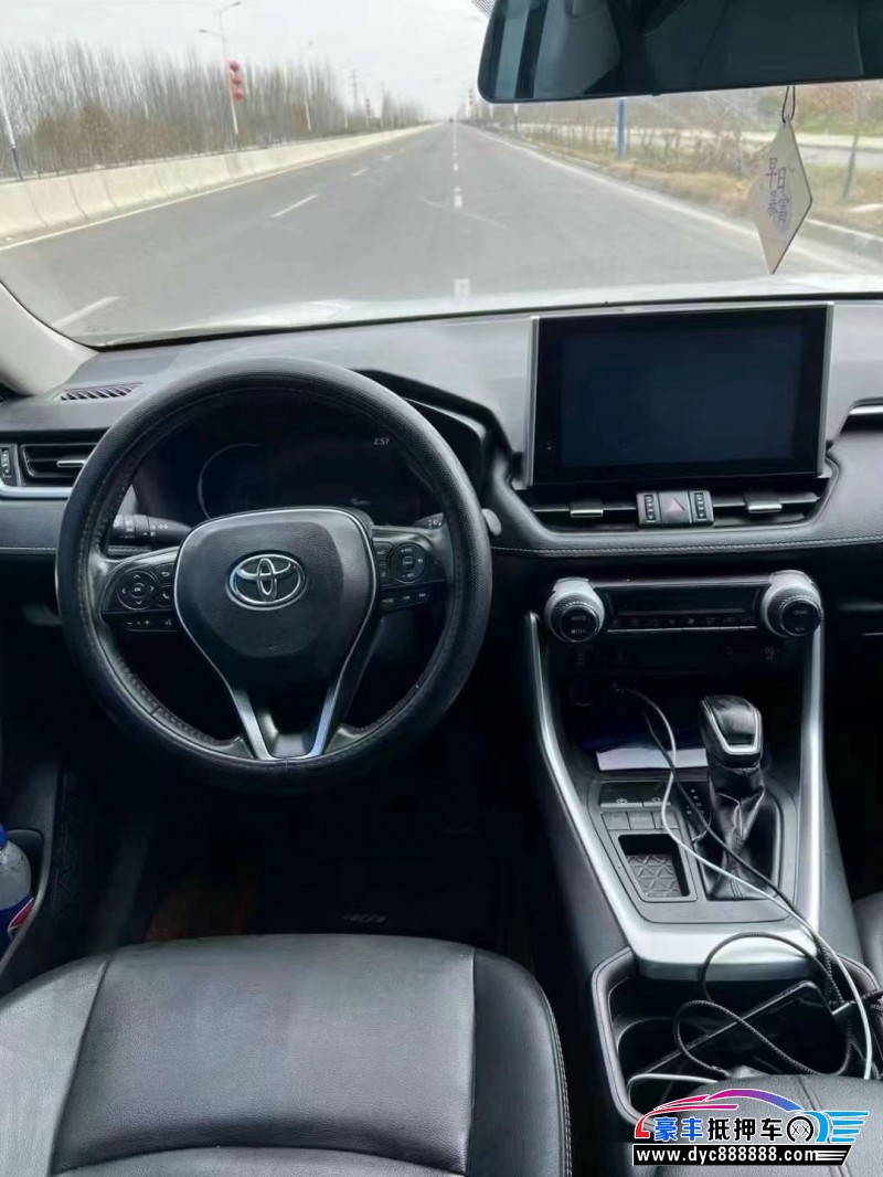 22年丰田RAV4荣放轿车抵押车出售