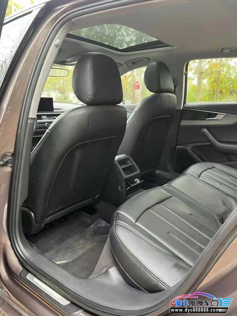 17年奥迪A4L轿车抵押车出售