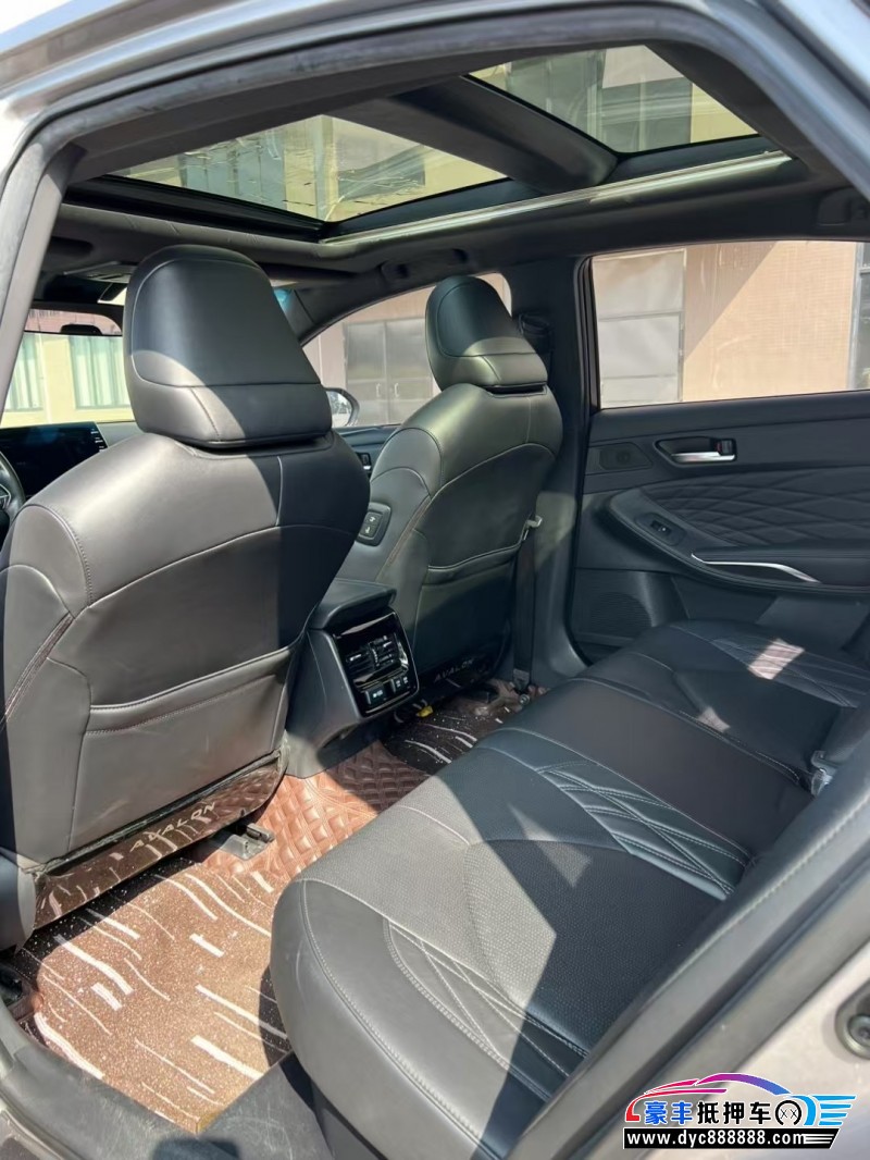 19年丰田亚洲龙轿车抵押车出售