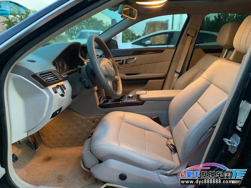 13年奔驰E轿车抵押车出售