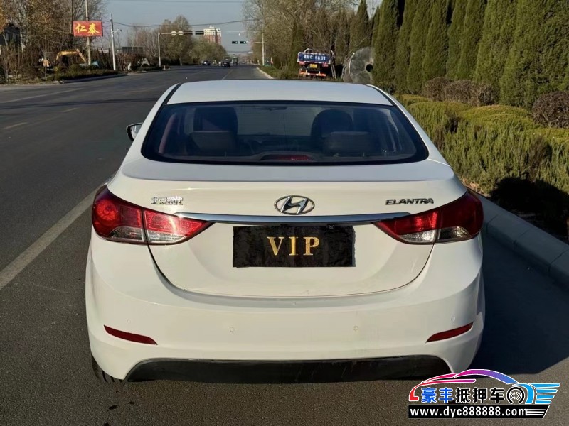 15年现代朗动轿车抵押车出售