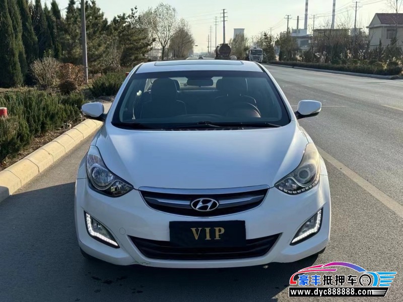 15年现代朗动轿车抵押车出售