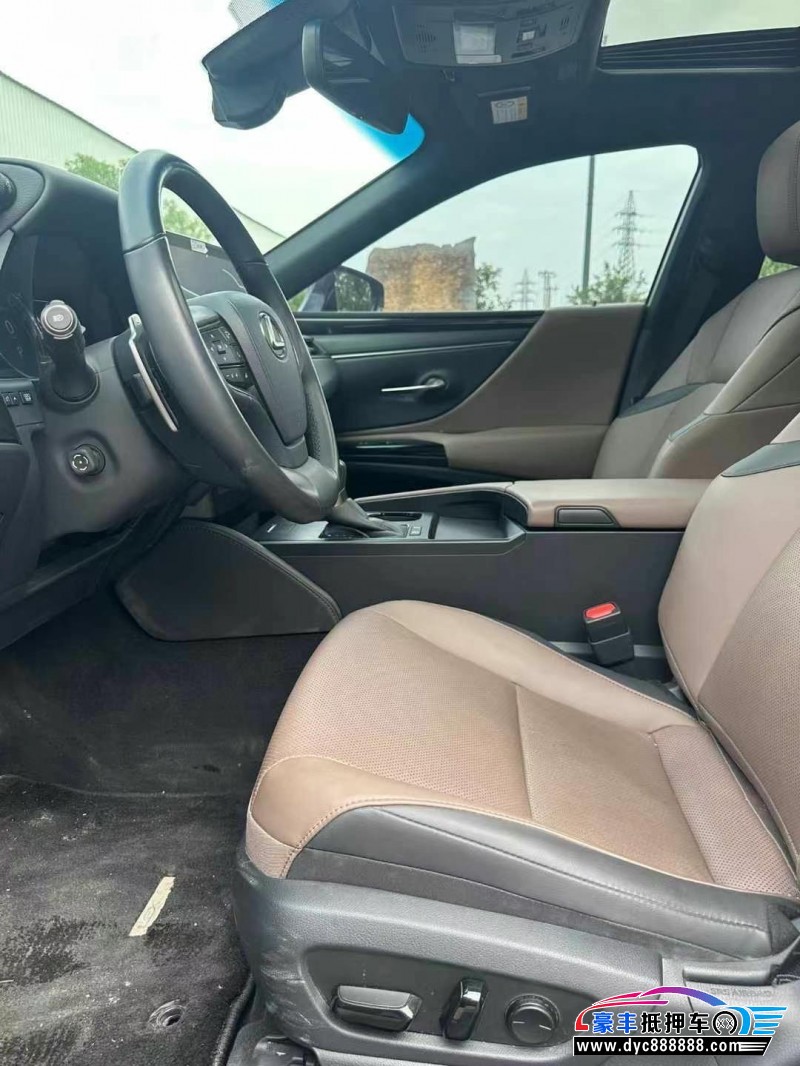 24年雷克萨斯ES轿车抵押车出售