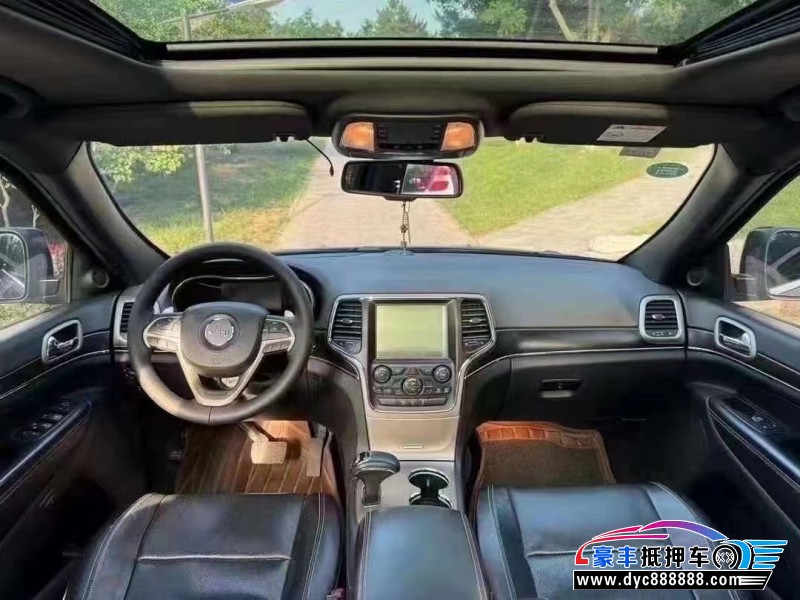 15年Jeep大切诺基轿车抵押车出售