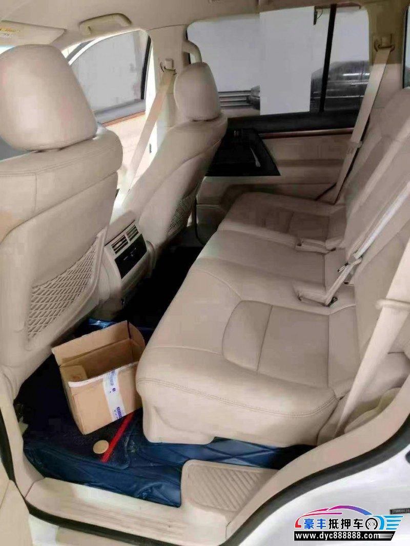 18年丰田兰德酷路泽（陆巡）轿车抵押车出售