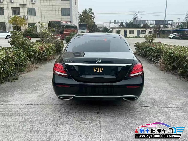 19年奔驰E轿车抵押车出售