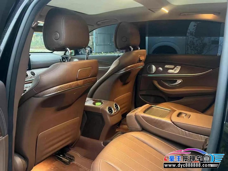 19年奔驰E轿车抵押车出售