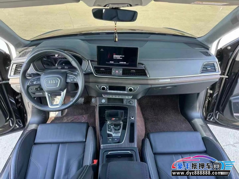 22年奥迪Q5轿车抵押车出售