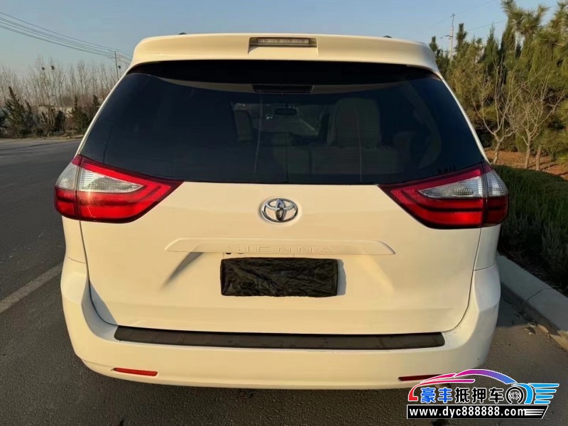 18年丰田塞纳轿车抵押车出售