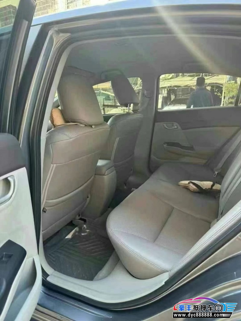 13年本田思域轿车抵押车出售