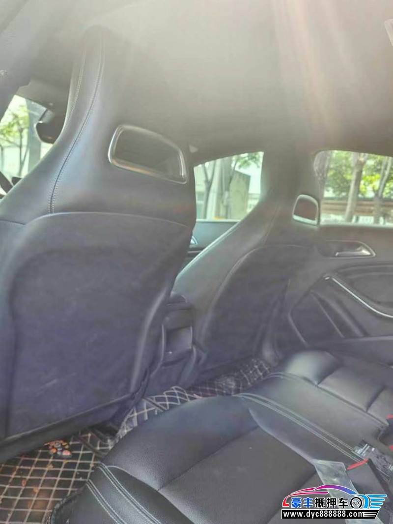 18年奔驰CLA轿车抵押车出售