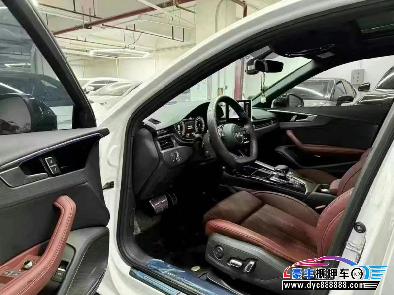 24年奥迪A4L轿车抵押车出售