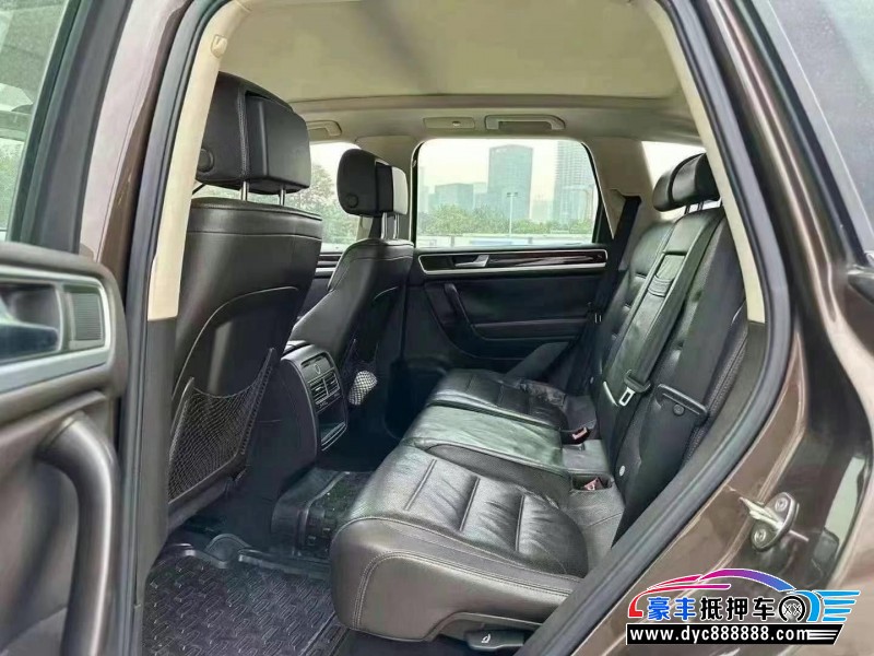 12年大众途锐轿车抵押车出售