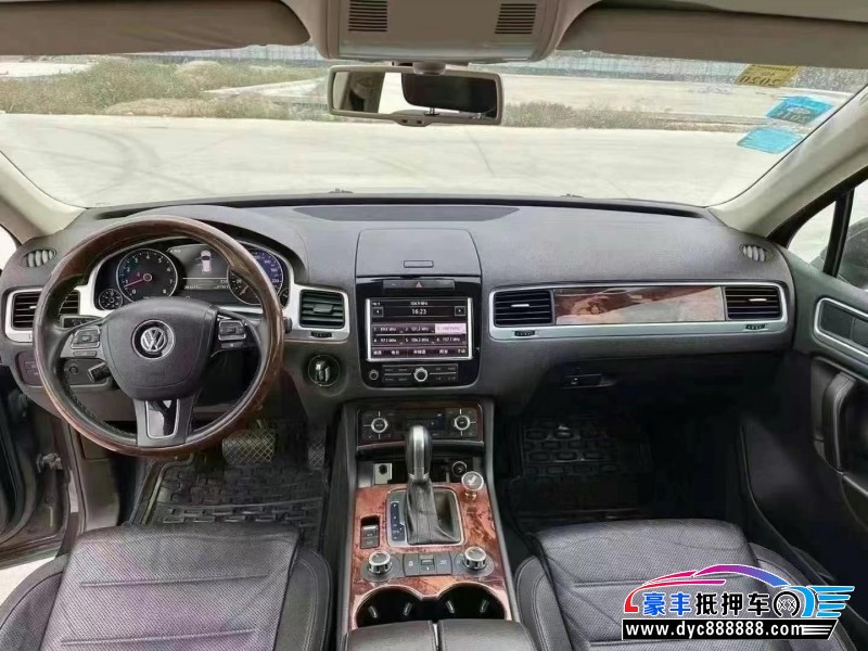 12年大众途锐轿车抵押车出售