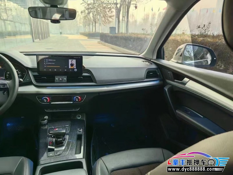 21年奥迪Q5轿车抵押车出售