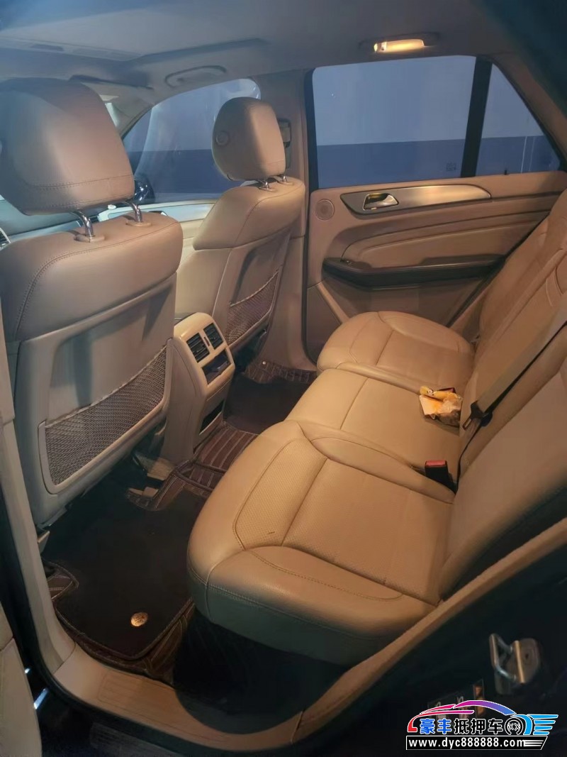 14年奔驰ML轿车抵押车出售