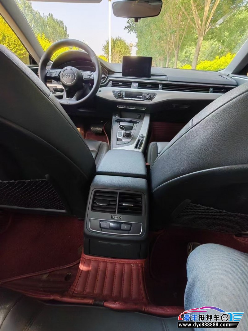 17年奥迪A5轿车抵押车出售