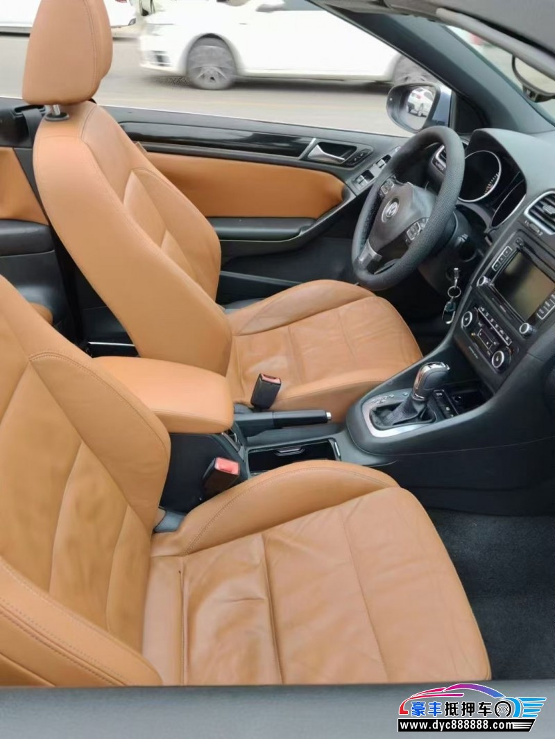 13年大众高尔夫轿车抵押车出售