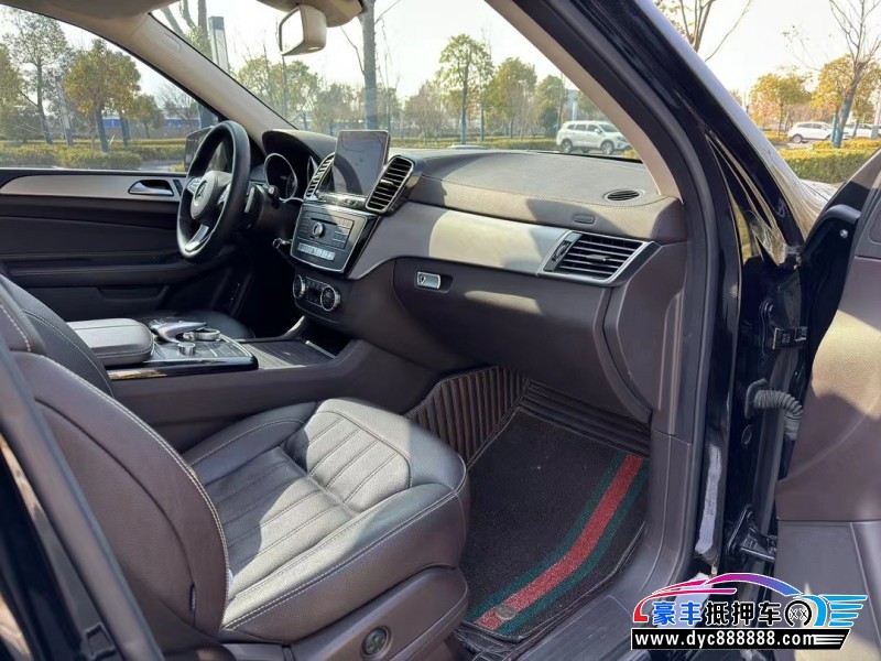 19年奔驰GLS轿车抵押车出售