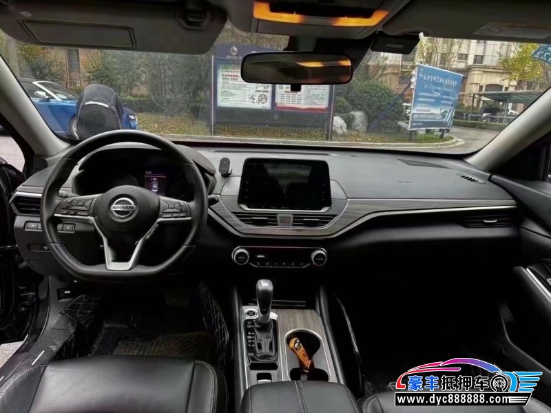 20年日产天籁轿车抵押车出售