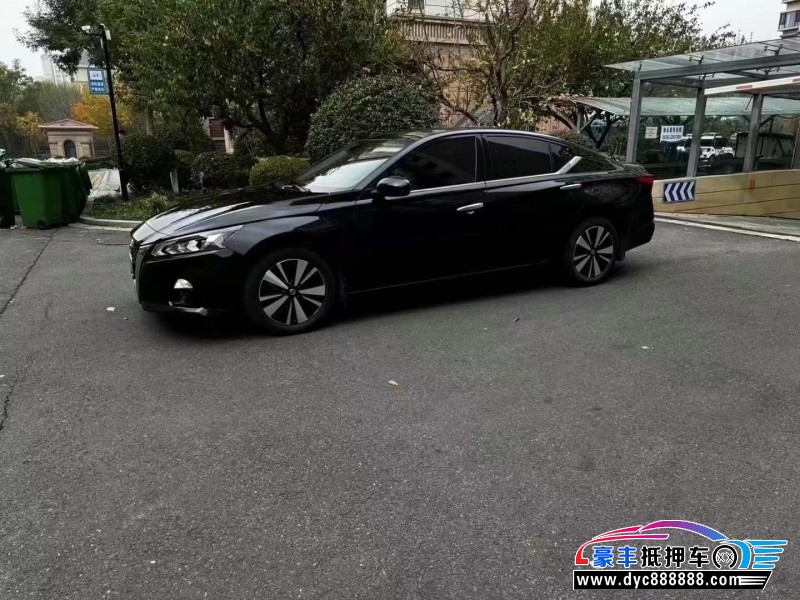 20年日产天籁轿车抵押车出售