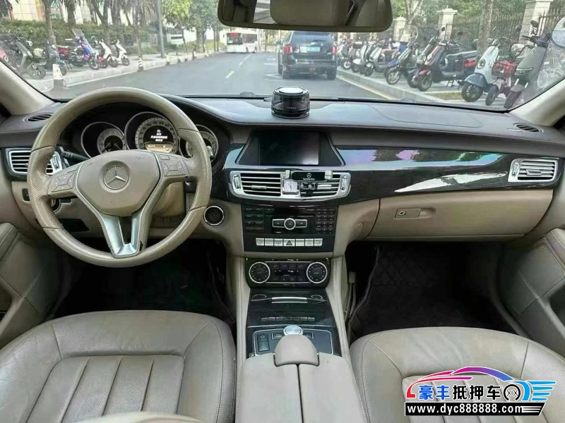 13年奔驰CLS轿车抵押车出售