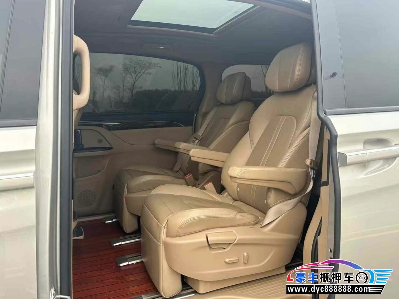 20年别克GL8轿车抵押车出售