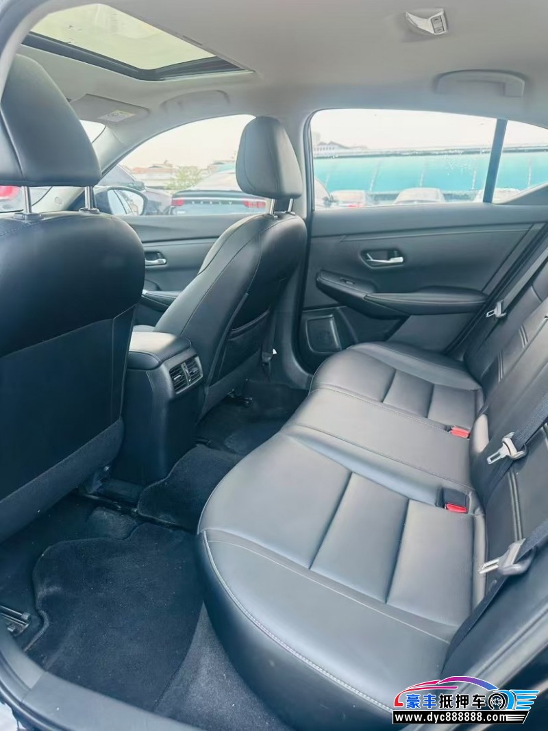 20年日产轩逸轿车抵押车出售