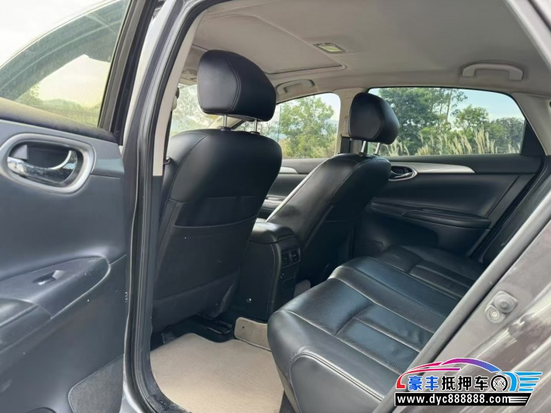 15年日产轩逸轿车抵押车出售